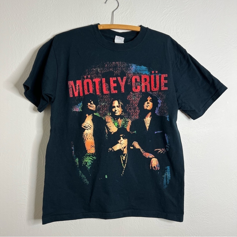 Motley Crue Black Short Sleeve Red White & Crue Tour 2005 Concert Tee Size M